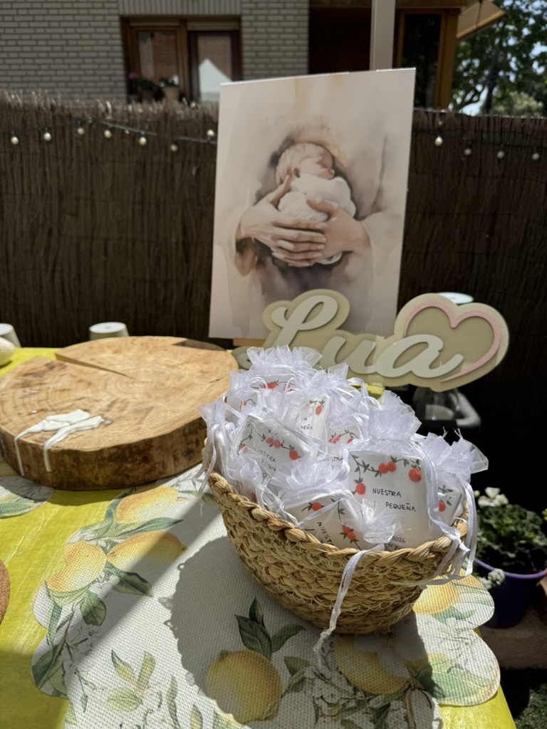 Detalles personalizados y recuerdos para invitados de baby shower